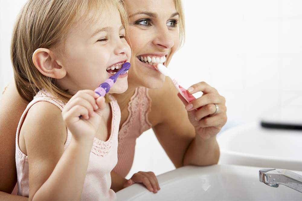 lavaggio denti bambini