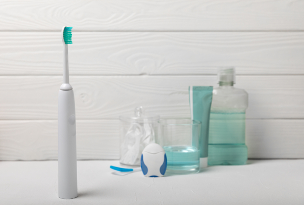 Una corretta igiene orale aiuta a prevenire la carie, la gengivite, il tartaro e la necessità di devitalizzazione.