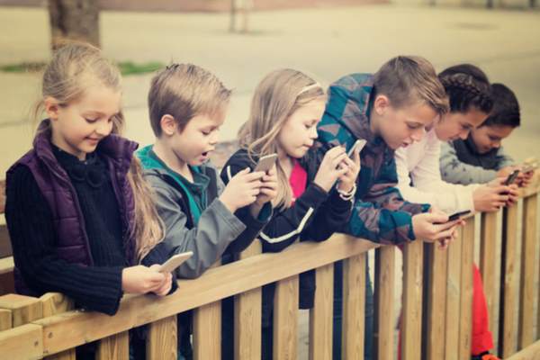 Smartphone bambini rischi