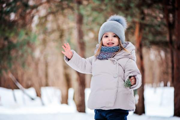 bambini all'aperto inverno