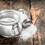 barattolo di sale e saliera