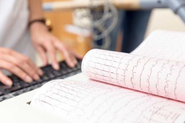 Risultati e referto ecg.