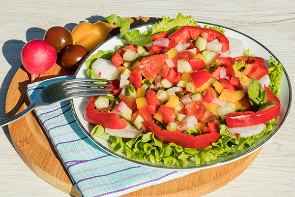 Se cerchi piatti veloci estivi, non puoi non pensare ad una bella bowl di insalata fresca e proteica!