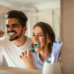 Prendersi cura dei propri denti migliora l’aspetto estetico e previene numerose problematiche di salute generale