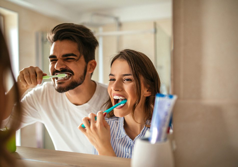 Prendersi cura dei propri denti migliora l’aspetto estetico e previene numerose problematiche di salute generale