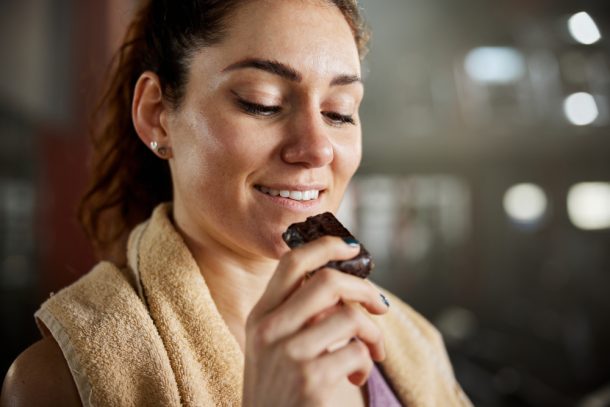 Nutrire il cervello: 12 alimenti per memoria e neuroplasticità.