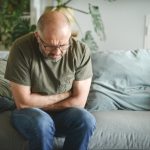 La prostatite, ovvero l'infiammazione della prostata, può manifestarsi con una varietà di sintomi, rendendo la diagnosi a volte complessa.