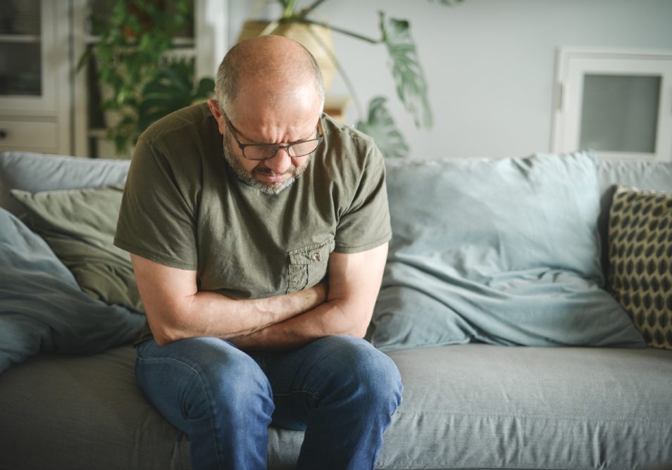 sintomi-prostatite La prostatite, ovvero l'infiammazione della prostata, può manifestarsi con una varietà di sintomi, rendendo la diagnosi a volte complessa.