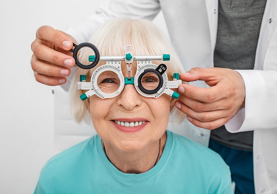 dire-addio-a-occhiali-e-lenti-a-contatto La PRK (PhotoRefractive Keratectomy) è un intervento con laser a occhi consolidato per risolvere efficacemente i problemi di miopia, ipermetropia e astigmatismo.