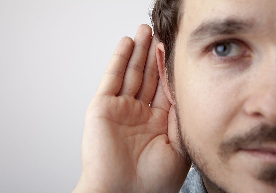 Effettuare regolarmente check-up otorinolaringoiatrici è cruciale per proteggere la salute uditiva a lungo termine.