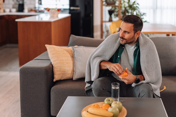 nutrirsi-bene-in-inverno-per-combattere-la-stanchezza Un’alimentazione mirata, ricca di cibi con vitamina C e sali minerali, può fare la differenza nel mantenimento dei livelli di energia durante i mesi più freddi.