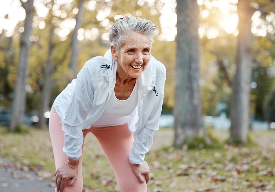 Mantenersi attivi dopo i 60 anni è fondamentale per preservare la salute, il benessere fisico e mentale, prevenire l’osteoporosi e mantenere l’autonomia.