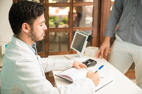 Verificare periodicamente i requisiti e conservare la documentazione relativa all’esenzione; in caso di dubbi, contattare il medico o l’ASL.