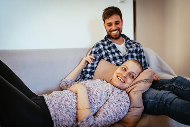il-tumore-osseo-e-una-malattia-relativamente-rara Il tumore osseo può essere benigno (non canceroso) o maligno (canceroso e in grado di diffondersi, causando metastasi ossee ad altre parti del corpo.