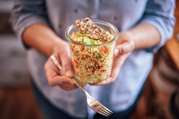 Piatto con quinoa, fonte di energia per il cervello