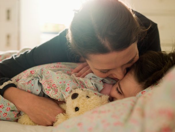 infezione-streptococco-bambini Mamma con bambina con infezione da streptococco