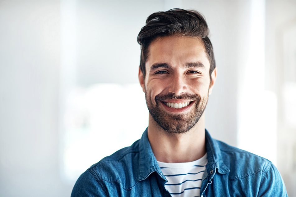 uomo-sorridendo-dopo-coronarografia Uomo sorridente dopo essersi sottoposto a una coronarografia