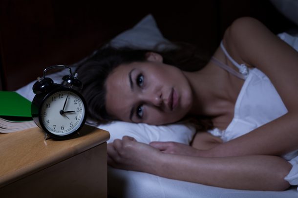 donna-che-soffre-di-insonnia Donna nel suo letto che soffre di insonnia