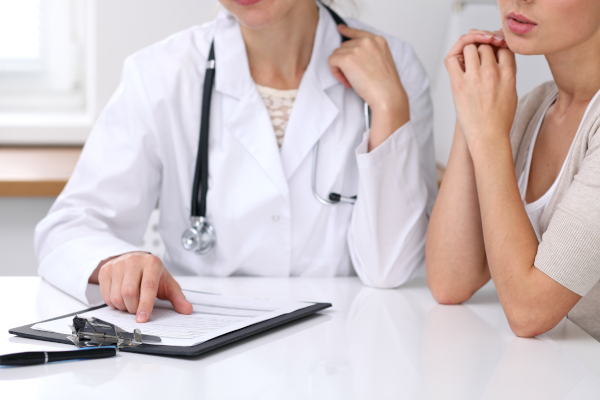 Medico prescrive alla paziente quanto assumere benzodiazepine per dormire