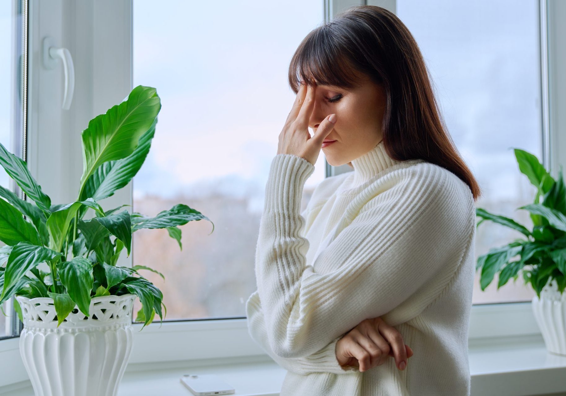 come-gestire-lo-stress_cover donna stressata