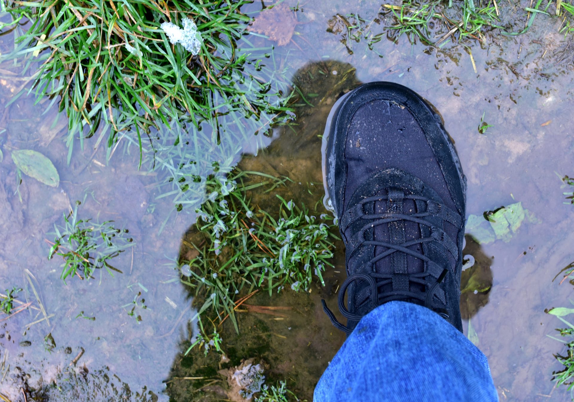 scarpa su terreno fangoso