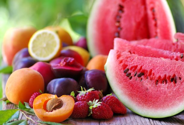 cocomero, fragole, albicocche, prugne